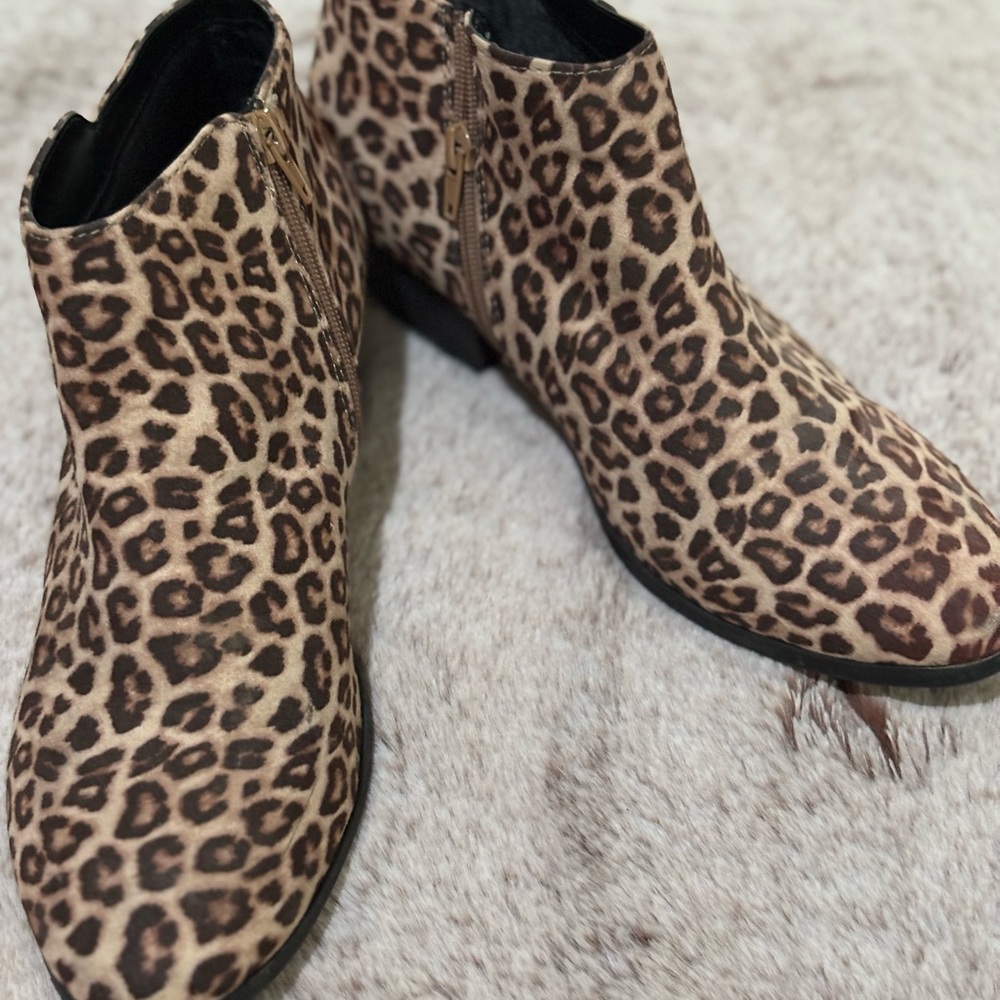 Size 11 leopard print boots 1.5 inch heel